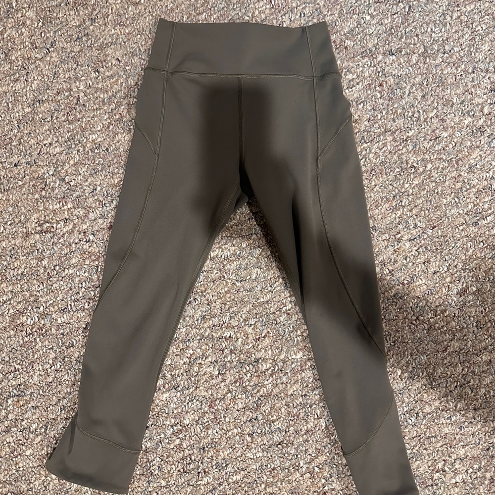 Lululemon Green Wunder Train Crop (no inside drawstring)